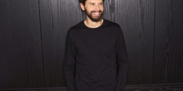 Hinge CEO says he bribed students with KitKats to get the $550 million-a-year business off the ground: ‘I had to beg and borrow a lot’