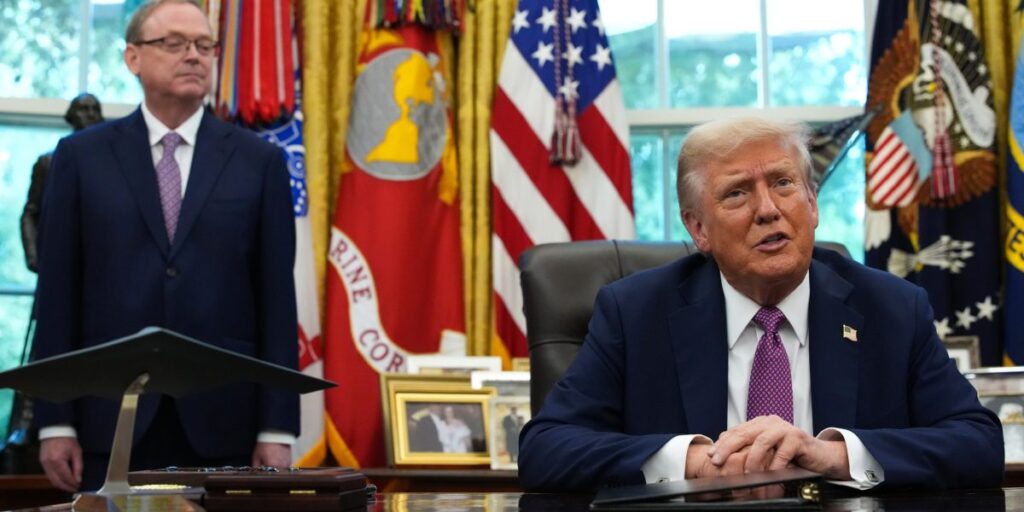 Kevin Hassett says he’d be happy to talk to Trump everyday as Fed chair, but the president’s opinion would have ‘no weight’ on the FOMC