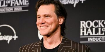 Jim Carrey nearly quit ‘Grinch’ and offered to return his $20 million paycheck. Then the founder of SEAL Team Six came to the rescue