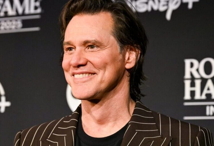 Jim Carrey nearly quit ‘Grinch’ and offered to return his $20 million paycheck. Then the founder of SEAL Team Six came to the rescue