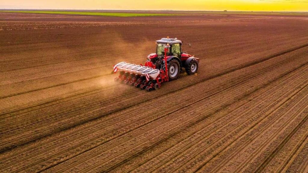 Trump double whammy has Ohio farmers now facing ‘full collapse’