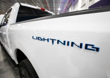 Ford Gives Up, Adds Gas Generator to Its Electric Pickup Truck