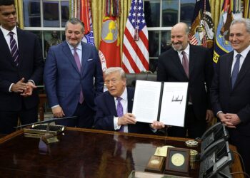 How Trump’s Bid to Crush State AI Laws Splits His Own Party