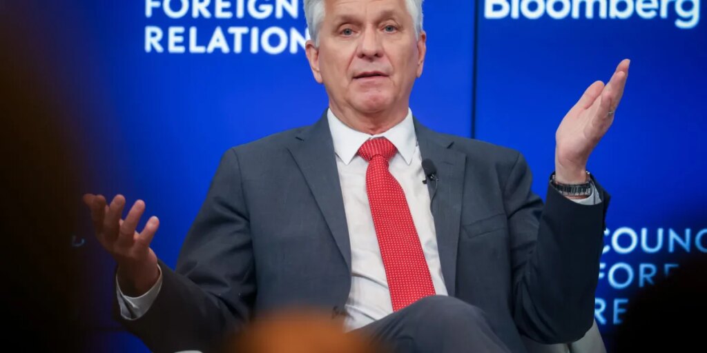 Fed chair contender Christopher Waller says weak jobs data is strengthening the case for more rate cuts: ‘AI is stalling hiring’