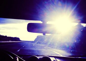 Tesla Owner Says FSD Is Great Except for the Part Where It Can’t Drive in the Sun