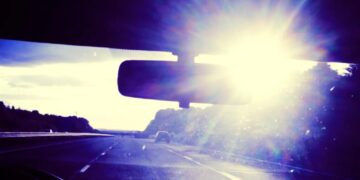 Tesla Owner Says FSD Is Great Except for the Part Where It Can’t Drive in the Sun