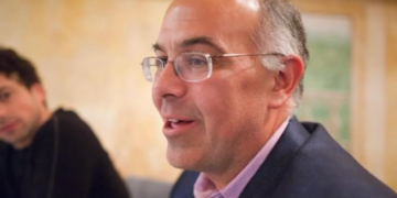 NY Times forced to issue statement after columnist spotted in new Epstein photos