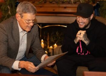 Jelly Roll, country-rap superstar who found music while serving prison time, pardoned by Tennessee governor in front of Christmas Tree