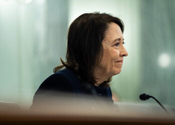 Maria Cantwell blitzes college football’s nonprofit status
