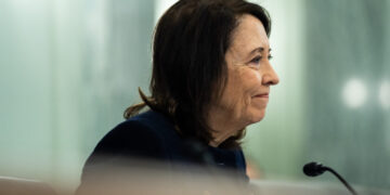 Maria Cantwell blitzes college football’s nonprofit status