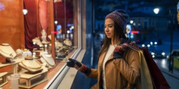 ‘This year is just not a jewelry Christmas’: Meet a 64-year-old small businesswoman who’s seen her Main Street decline for the last decade