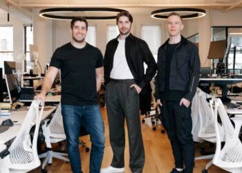 Exclusive: Cursor acquires code review startup Graphite as AI coding competition heats up