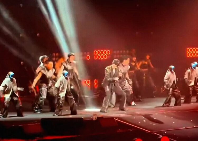 Robots Tear Up Stage as Backup Dancers
