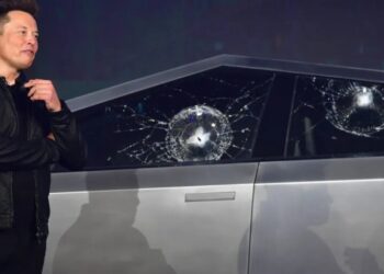 Tesla’s chief designer accidentally smashed a $61K Cybertruck’s ‘armor glass’ window with a metal ball. Now he says it was a ‘great marketing moment’