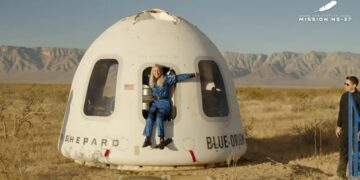 Paraplegic engineer becomes the first wheelchair user to blast into space — laughing all the up, while on board a Blue Origin rocket