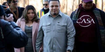 Judge extends prohibition on Kilmar Abrego García’s re-detainment