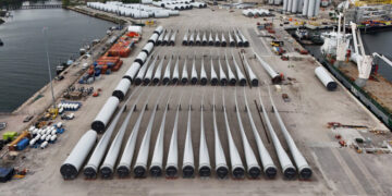 Trump Halts 5 Wind Farms Off the East Coast