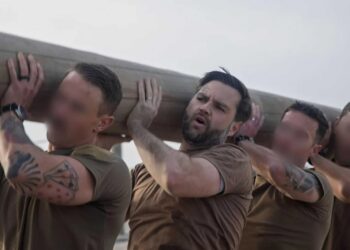 JD Vance torched as ‘sniveling debate kid’ as writer attacks ‘weird cosplaying as SEAL’