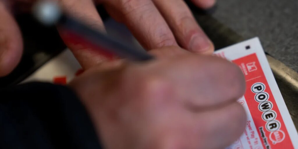 How about $1.7 billion in your stocking for Christmas? Powerball’s 46 straight draws with no winner bring Yuletide greetings