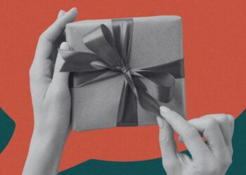 The 2 Words to Say When You Get a Gift You Don’t Like