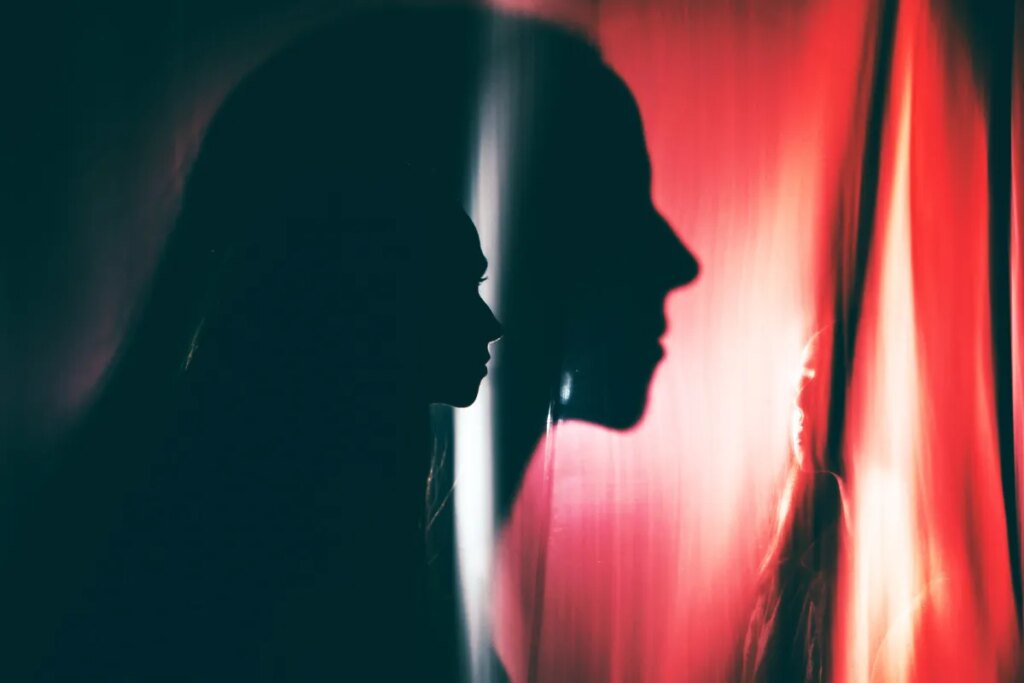 Woman Suffers AI Psychosis After Obsessively Generating AI Images of Herself