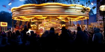 Lonely Over the Holidays? Experts Weigh in on How to Deal With It