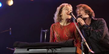 The Inspiring True Story Behind Song Sung Blue