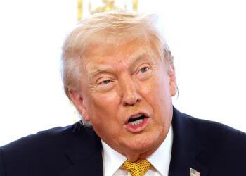 Trump Plots Desperate Mar-a-Lago Summits to Save Flailing Peace Deals