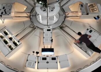 Bonkers New Space Station Expands to Full Size From Single Capsule