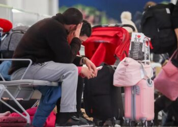 Winter storm cancels more than 1,000 flights in the Northeast and Great Lakes regions as state of emergency declared in N.Y., N.J.