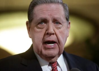 Jeffrey R. Holland, next in line to lead Church of Jesus Christ of Latter-day Saints, dies at 85