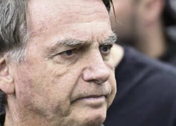 Bolsonaro undergoes medical procedure to treat severe hiccups