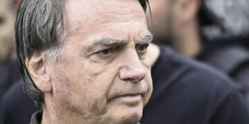 Bolsonaro undergoes medical procedure to treat severe hiccups