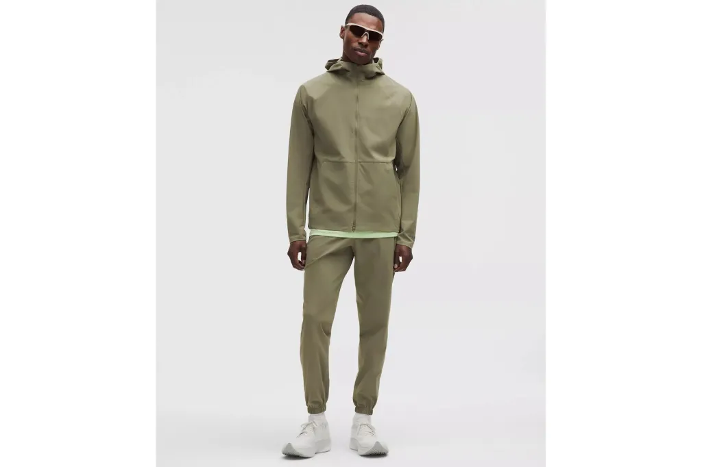 A man where a jogger set.