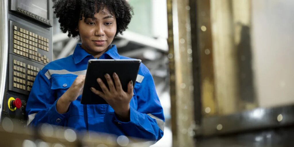 Here are the top 15 highest-paying jobs that don’t require a college degree: from detectives to flight attendants