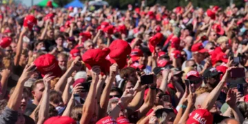 MAGA fans come unglued as Fox News host questions right-wing influencer’s big fraud video