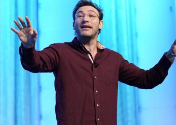 Simon Sinek says not to worry about salaries during a job interview. Instead, ‘choose the job based on who you’re going to work for’