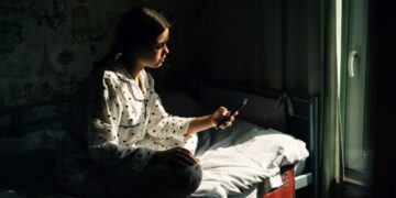 Doctors Say AI Use Is Almost Certainly Linked to Developing Psychosis