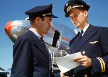 American Airlines pilot’s pay stub shows surprisingly ‘elite money,’ with $458,000 in year-to-date compensation