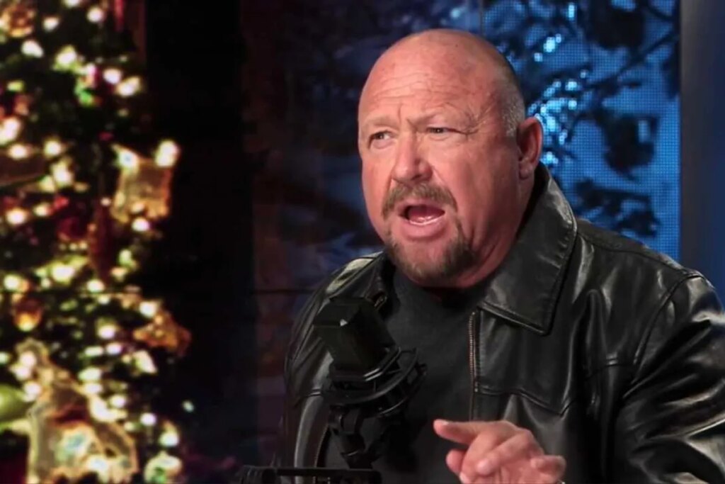 ‘Bondi’s all panicking’: Alex Jones threatens to surround White House with 5,000 people