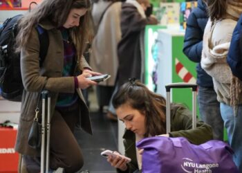 Travelers from London to Paris stranded as power problems, stuck train shut down Channel Tunnel