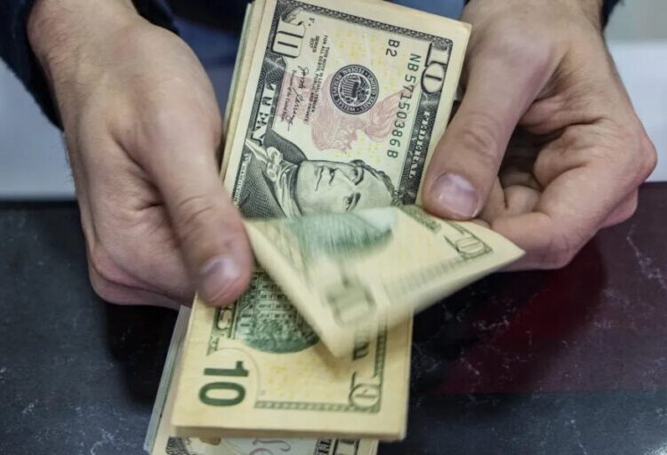 Dollar set for worst year since 2017 with Fed drama center stage