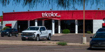 Executives at Subprime Auto Lender Are Charged With Fraud