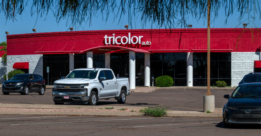 Executives at Subprime Auto Lender Are Charged With Fraud