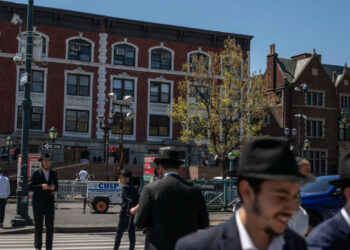 Stabbing Near Chabad Headquarters Investigated as a Possible Hate Crime