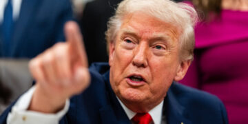 Trump Dangles Cash Payments to Buoy Voters’ Views of the Economy