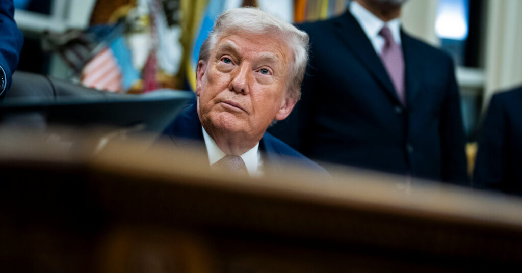 White House Shrugs Off Rise in Unemployment Rate