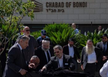 Australia Begins Burying Victims of Bondi Shooting