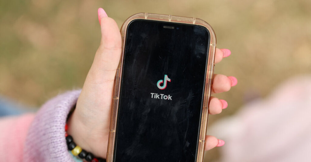 TikTok Signs Agreements With Investors in Step Toward Avoiding a U.S. Ban