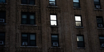 Judge Blocks Trump Administration’s Homeless Aid Plan